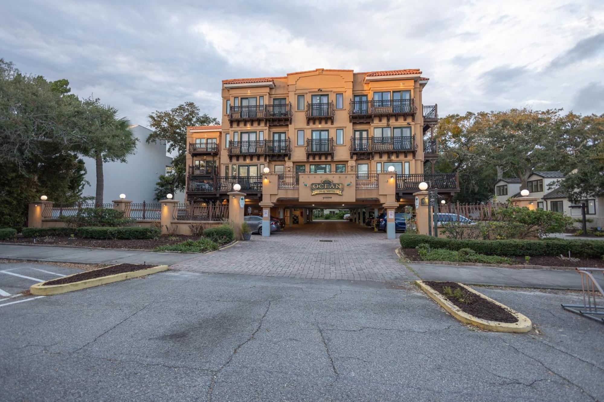 Ocean Inn & Suites St. Simons Island Extérieur photo