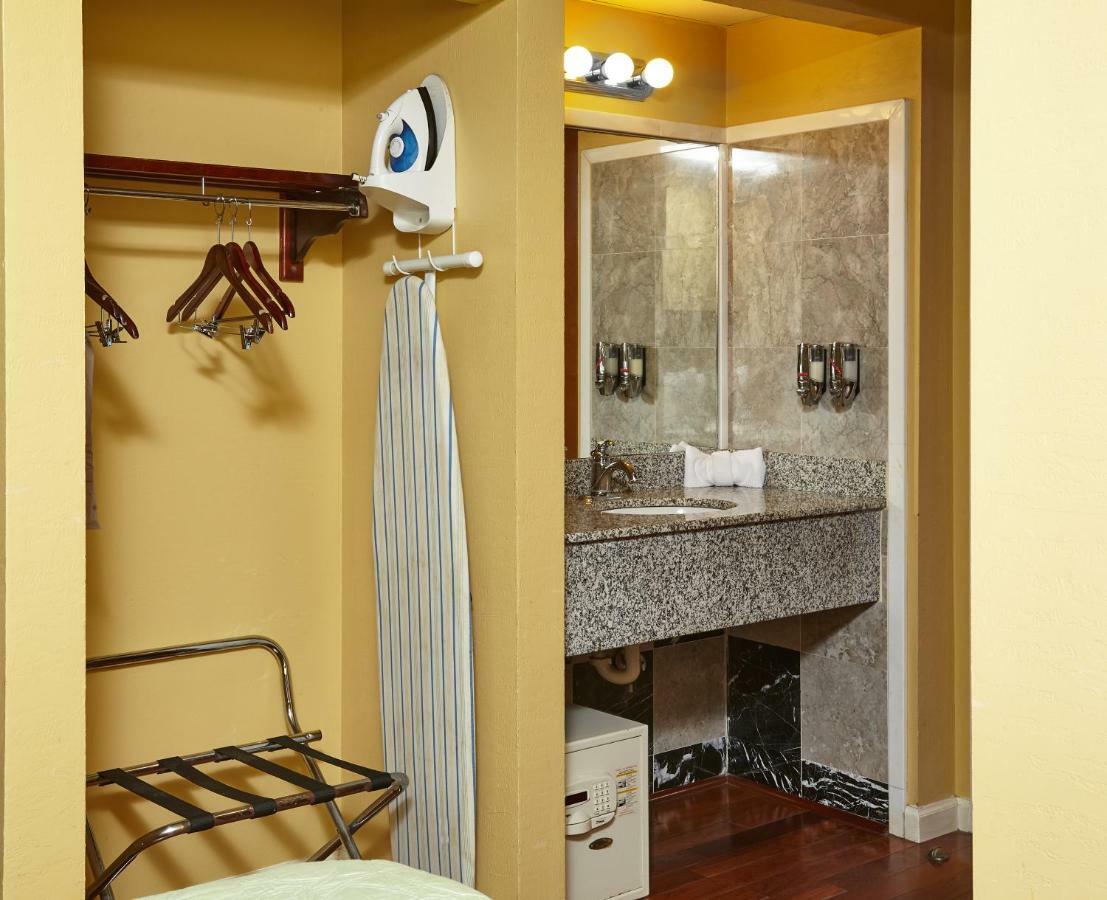 Ocean Inn & Suites St. Simons Island Extérieur photo